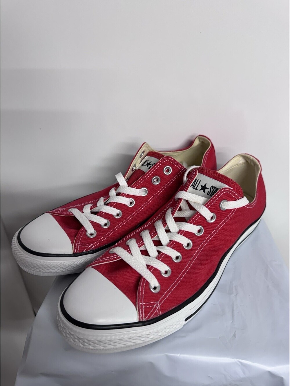 Converse Chuck Taylor All Star Mens 10 Ox Red Canvas Low Top Sneakers NWOB